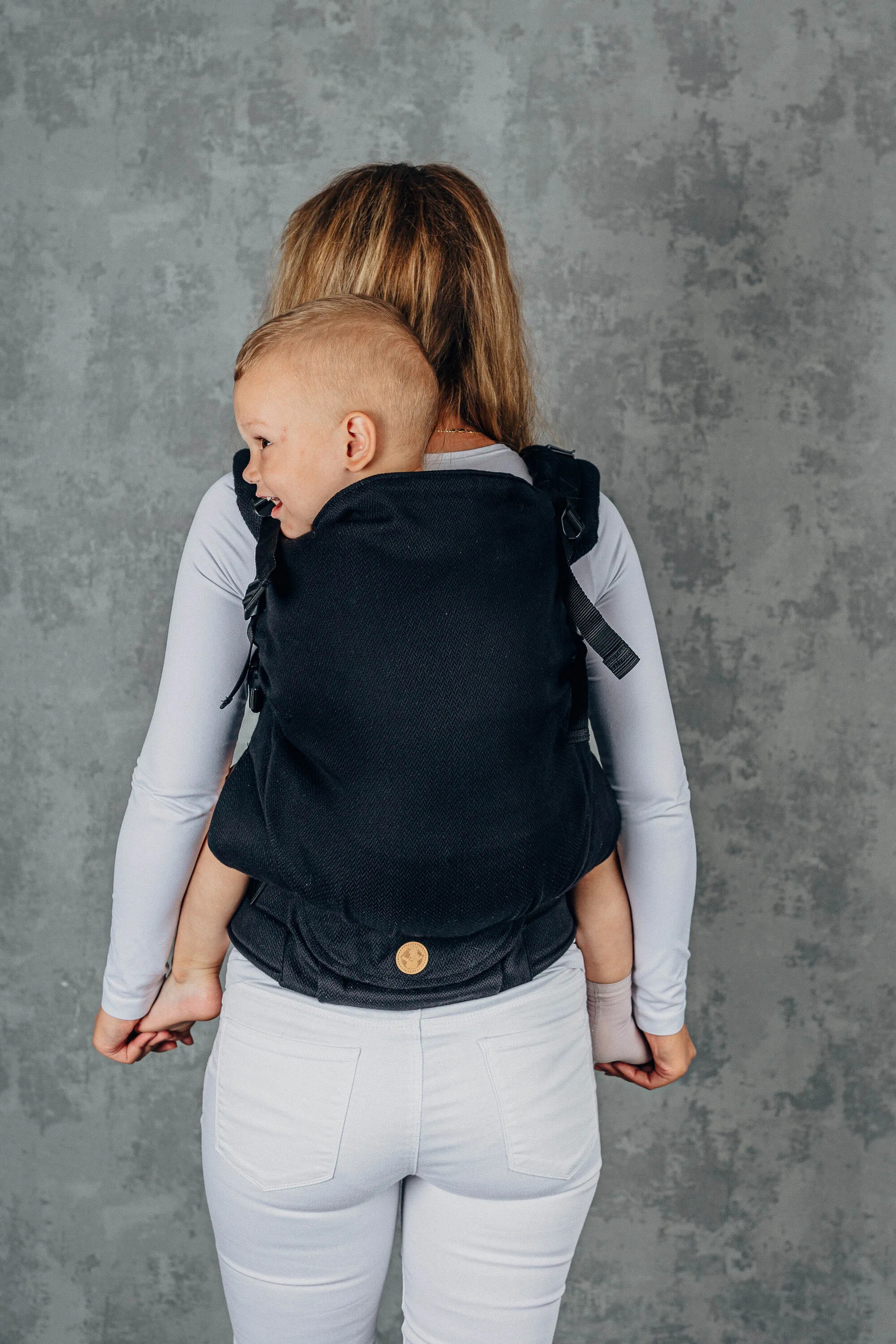 LennyLamb Preschool Carrier Little Herringbone Ebony Black